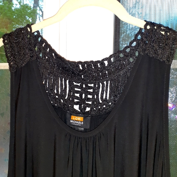 Plus size Sleeveless top NWT - Picture 2 of 4